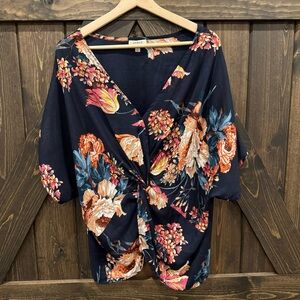 Umgee twisted front dolman sleeve floral blouse size small